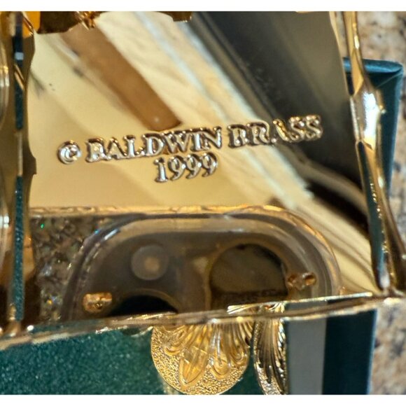 Baldwin Brass & Gold Vintage Gramophone W/Intricate 3D Design - Picture 10 of 13